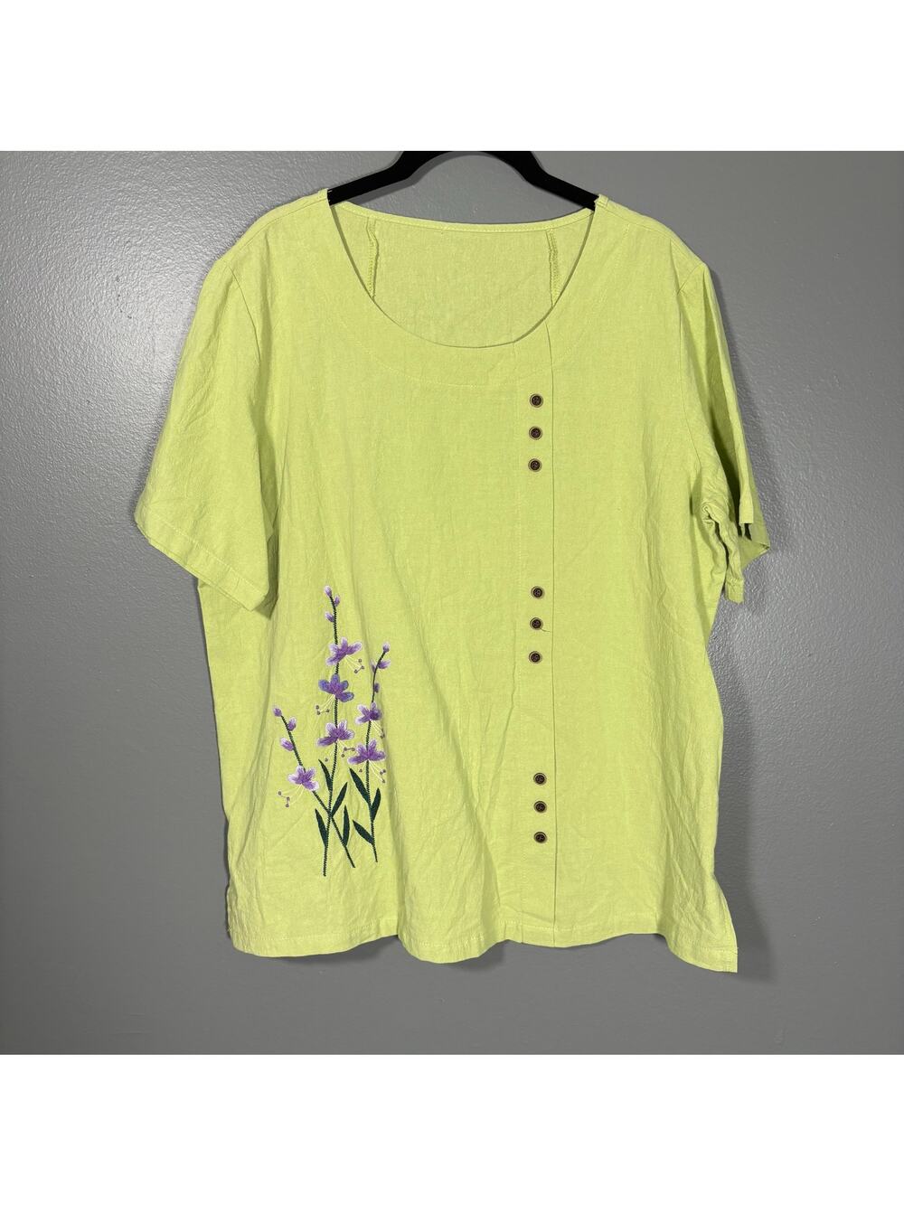 Lagenlook Women's Embroidered Flowers Green Top - Size XL - Artsy Button Accent